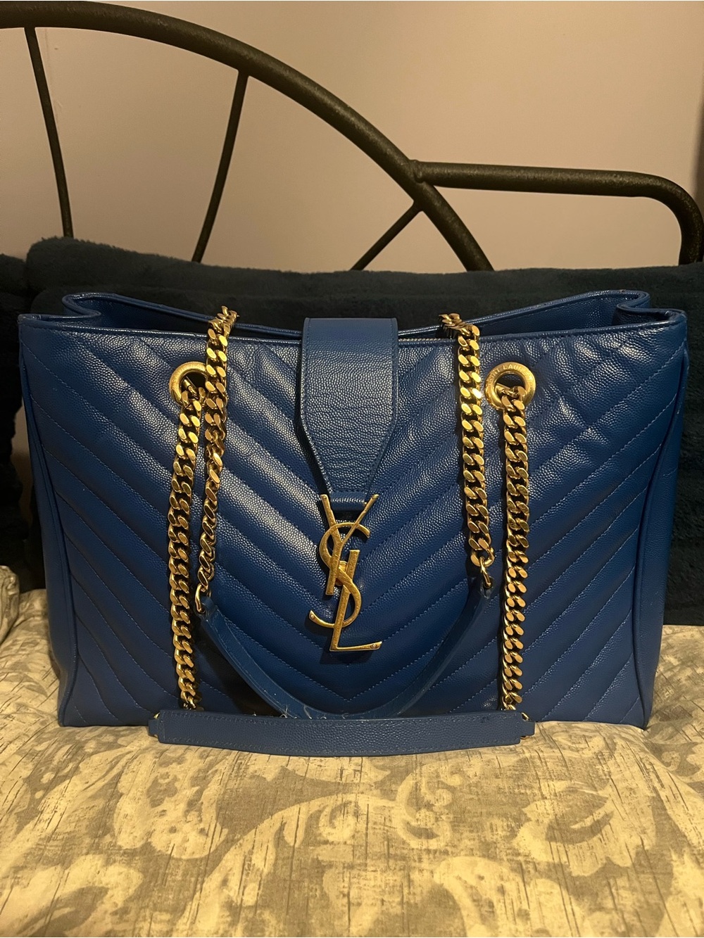 💙Saint Laurent Chevron Quilted Leather Tote Bag💙